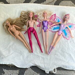 Barbie - set of four - Fashion Dolls with Articulated Limbs